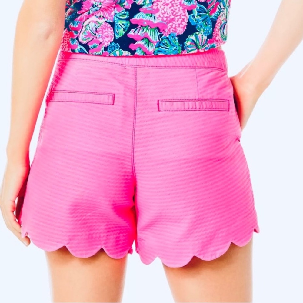 💕 Lilly Pulitzer 5” Jacquard Buttercup Scallop Hem Shorts in Aura Pink 💕 - Picture 3 of 15
